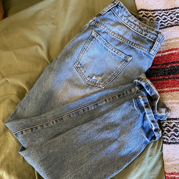 Universal Thread Jeans - Picture 2 of 2
